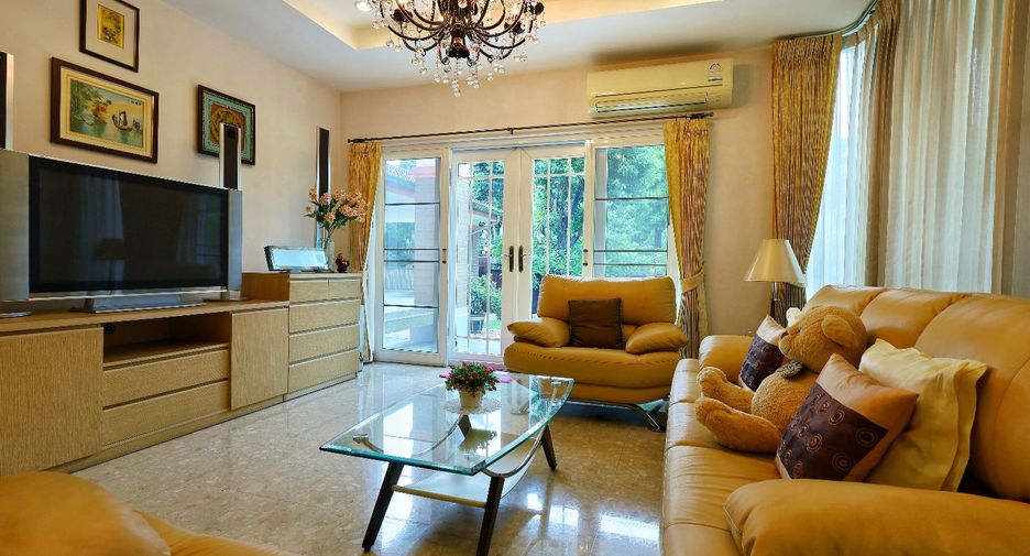 Casa en venta de 4 habitaciones en Bang Khen, Bangkok