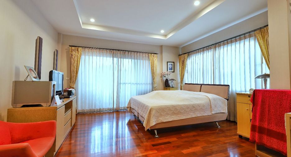 Casa en venta de 4 habitaciones en Bang Khen, Bangkok