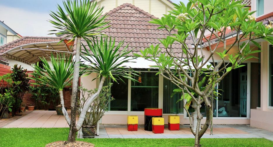 Casa en venta de 4 habitaciones en Bang Khen, Bangkok