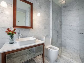 Аренда и продажа 2 спальни кондо в Щаттхана, Бангкок