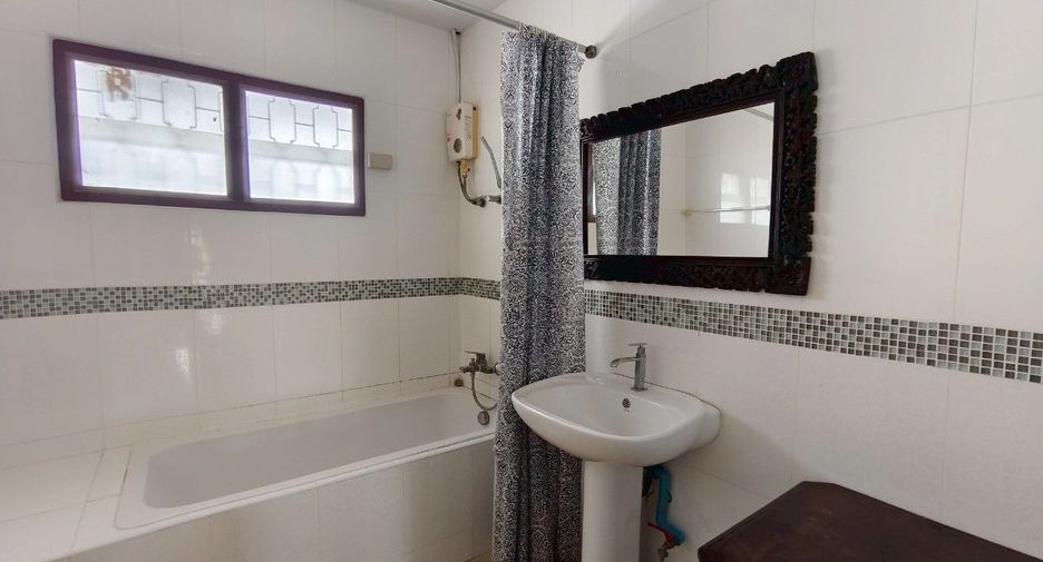 For rent 3 bedrooms house in Si Racha, Chonburi
