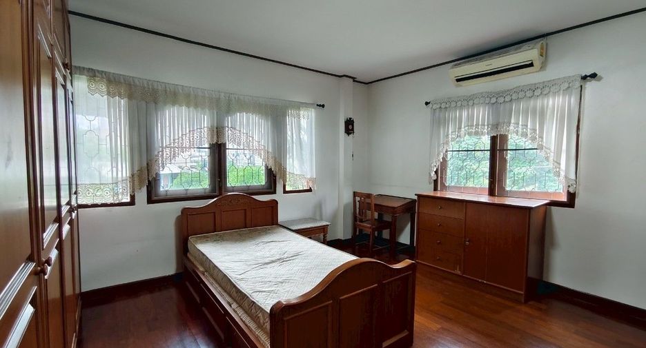 For rent 3 bedrooms house in Si Racha, Chonburi