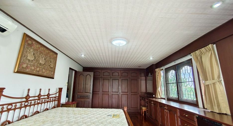 For rent 3 bedrooms house in Si Racha, Chonburi