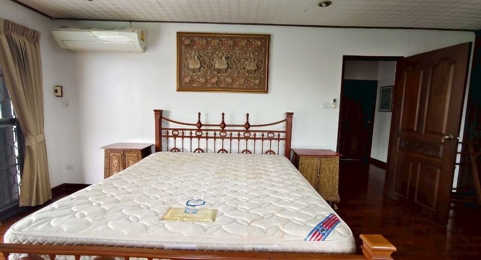 For rent 3 bedrooms house in Si Racha, Chonburi