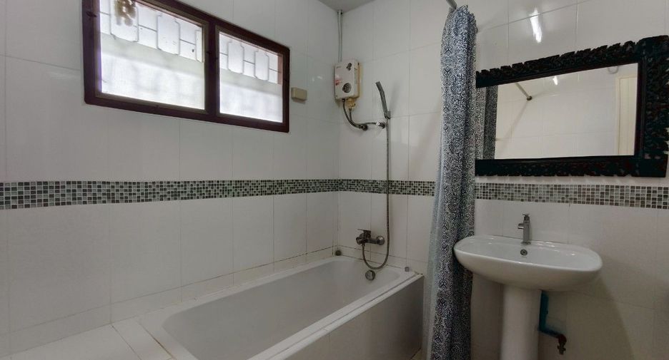 For rent 3 bedrooms house in Si Racha, Chonburi