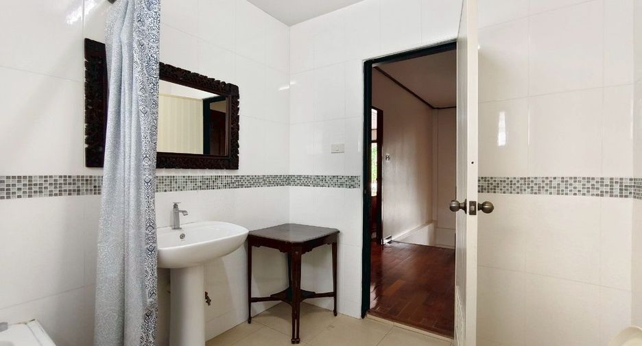 For rent 3 bedrooms house in Si Racha, Chonburi