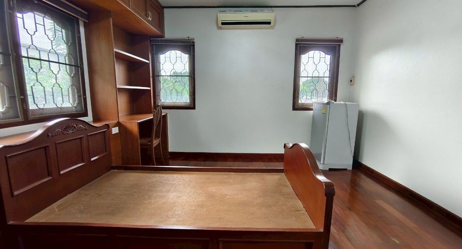 For rent 3 bedrooms house in Si Racha, Chonburi