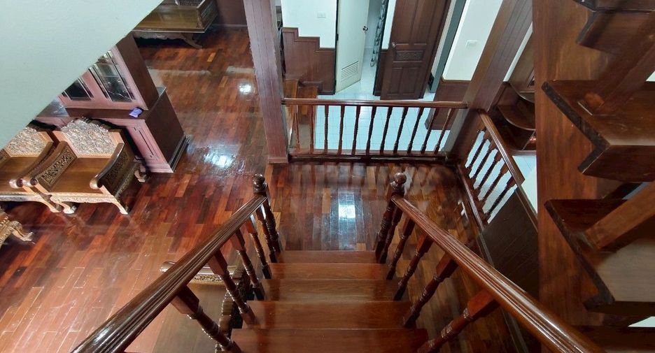 For rent 3 bedrooms house in Si Racha, Chonburi