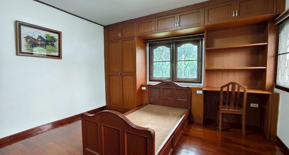 For rent 3 bedrooms house in Si Racha, Chonburi