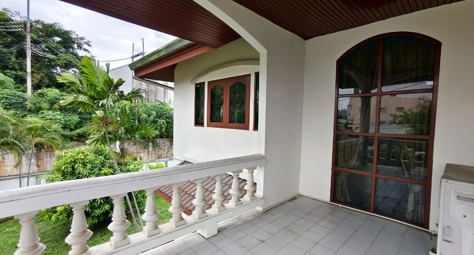 For rent 3 bedrooms house in Si Racha, Chonburi