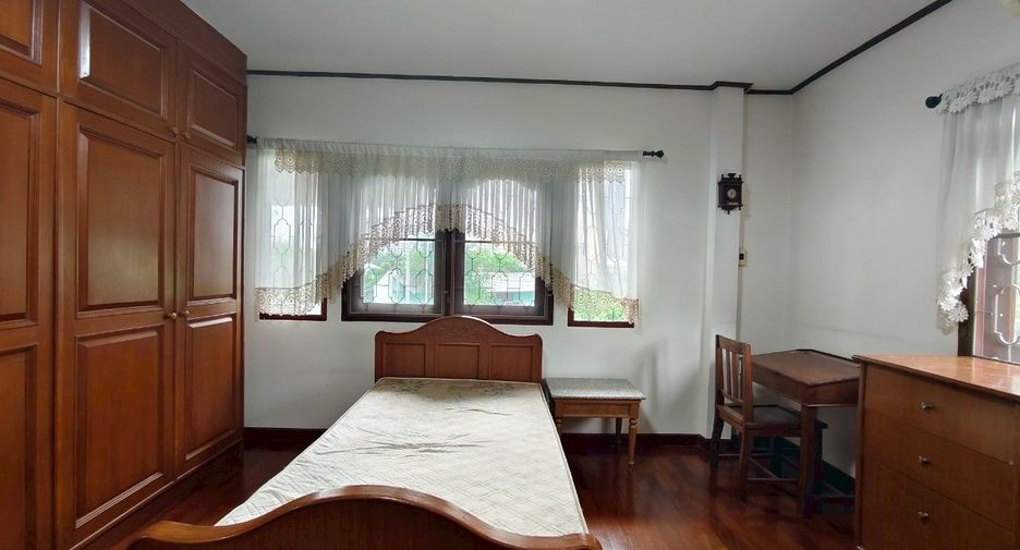 For rent 3 bedrooms house in Si Racha, Chonburi