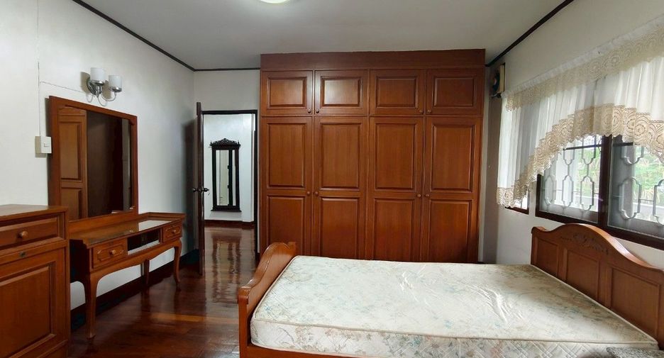 For rent 3 bedrooms house in Si Racha, Chonburi