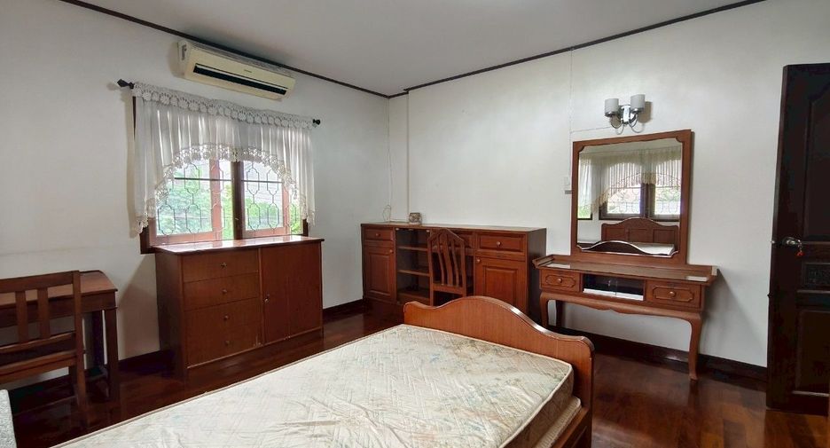 For rent 3 bedrooms house in Si Racha, Chonburi