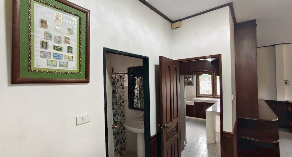 For rent 3 bedrooms house in Si Racha, Chonburi