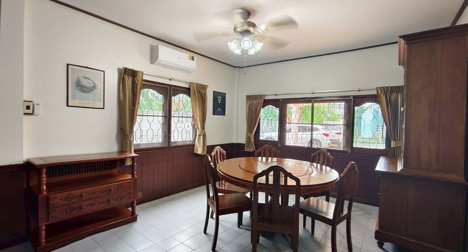 For rent 3 bedrooms house in Si Racha, Chonburi