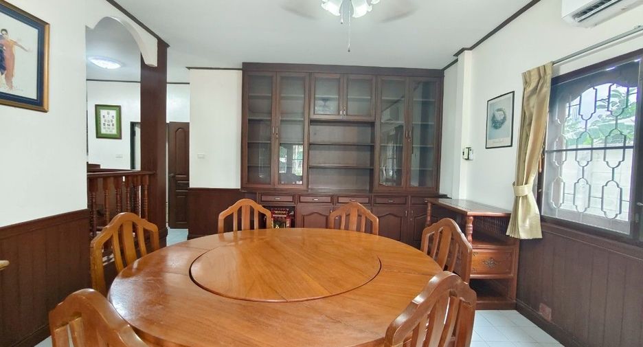 For rent 3 bedrooms house in Si Racha, Chonburi