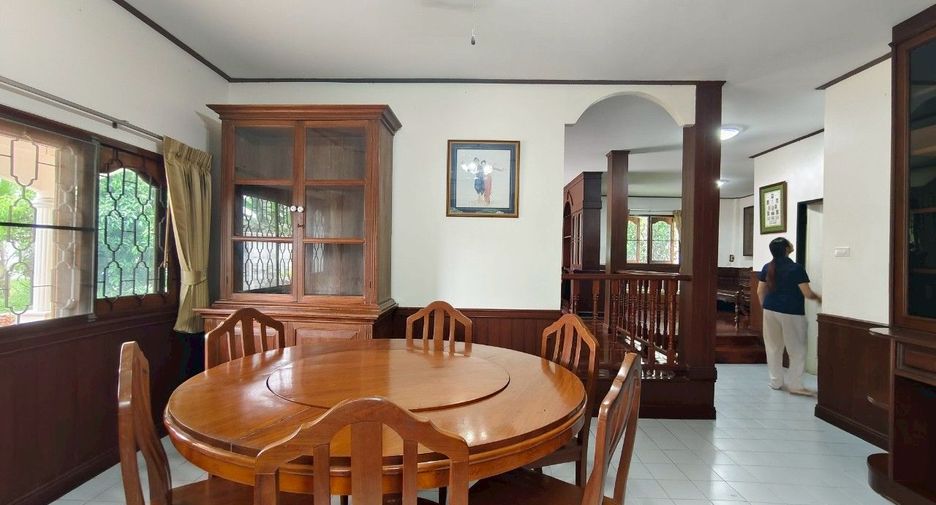 For rent 3 bedrooms house in Si Racha, Chonburi