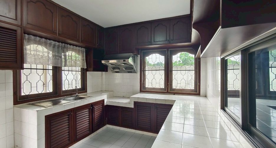 For rent 3 bedrooms house in Si Racha, Chonburi