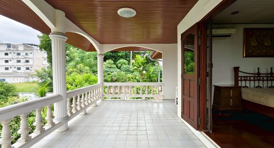 For rent 3 bedrooms house in Si Racha, Chonburi