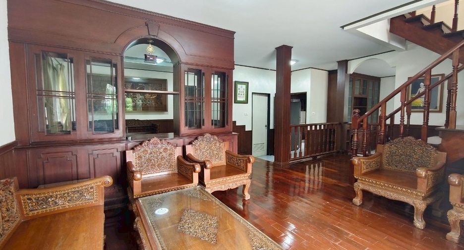 For rent 3 bedrooms house in Si Racha, Chonburi
