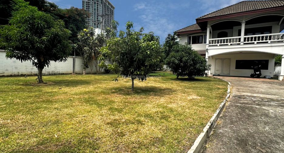 For rent 3 bedrooms house in Si Racha, Chonburi