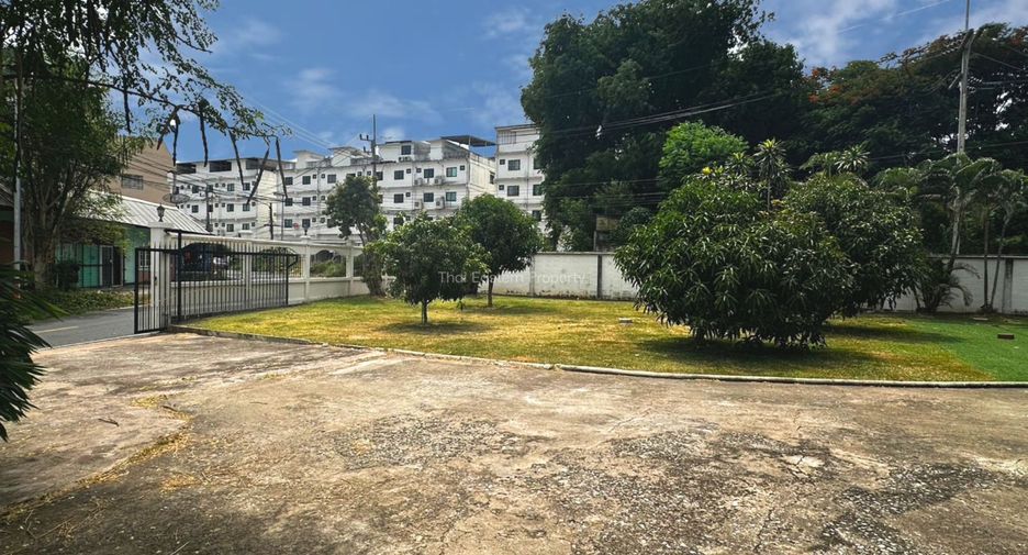 For rent 3 bedrooms house in Si Racha, Chonburi