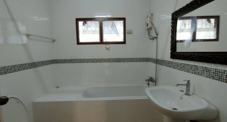 For rent 3 bedrooms house in Si Racha, Chonburi