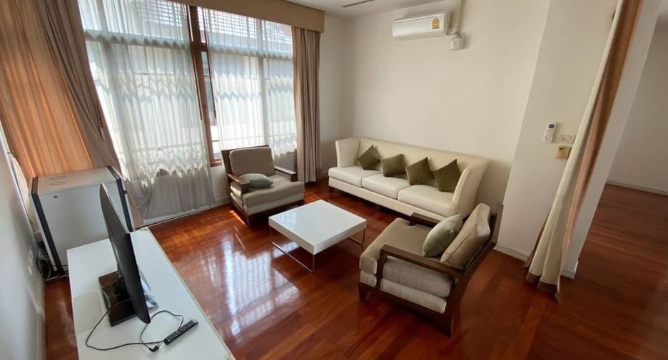 À louer 4 chambres maison à Watthana, Bangkok