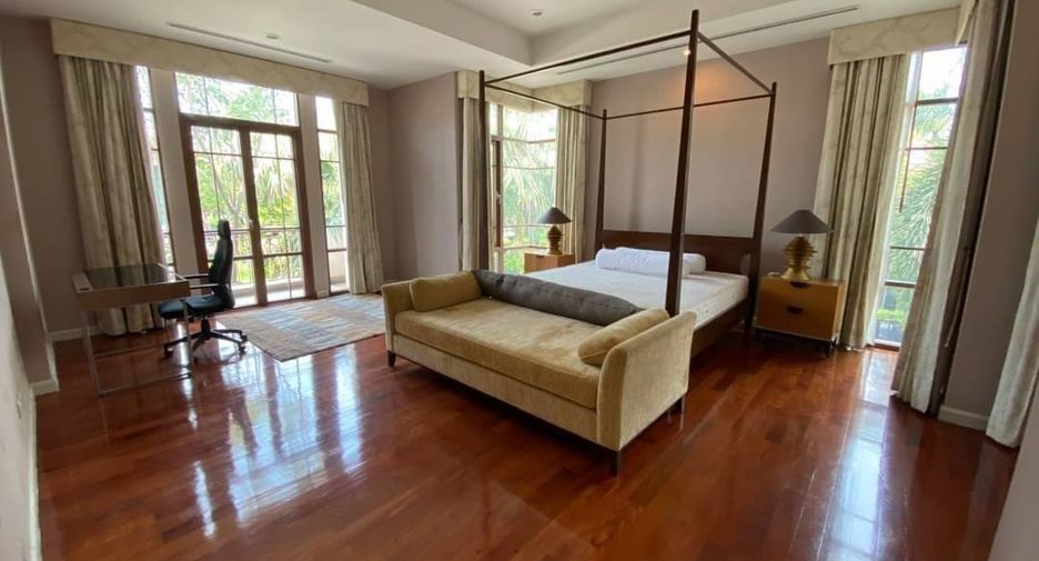 À louer 4 chambres maison à Watthana, Bangkok