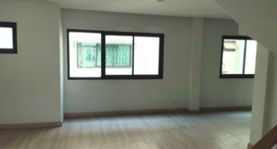 出售 公寓 联排别墅 在 Mueang Nonthaburi, Nonthaburi