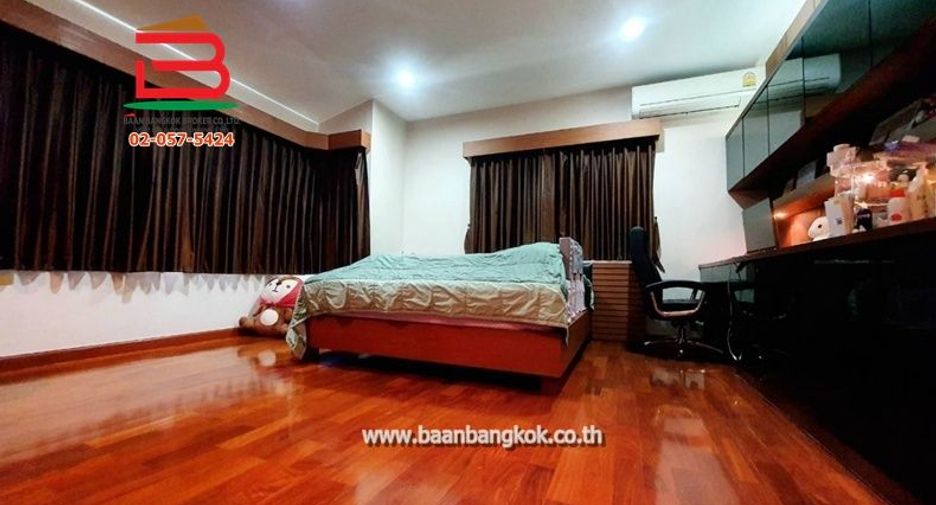 Haus zum Kauf mit 4 Zimmer in Bang Bua Thong, Nonthaburi