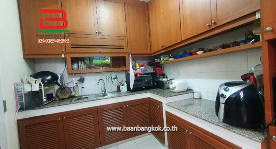 Haus zum Kauf mit 4 Zimmer in Bang Bua Thong, Nonthaburi