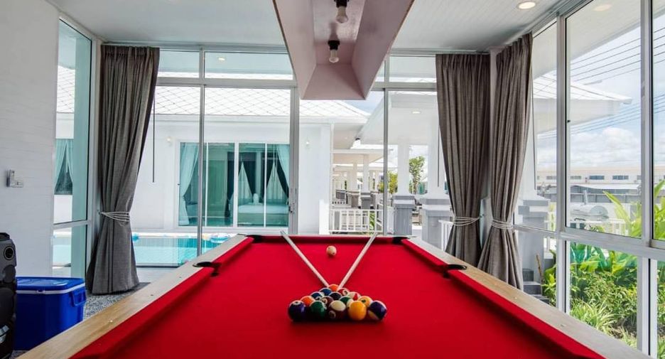 For rent and for sale 4 bedrooms villa in Hua Hin, Prachuap Khiri Khan