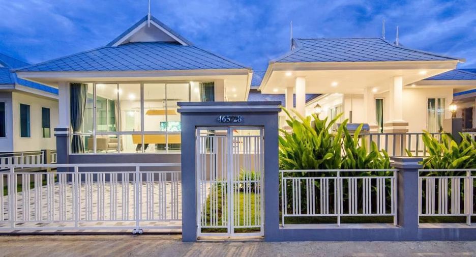 For rent and for sale 4 bedrooms villa in Hua Hin, Prachuap Khiri Khan