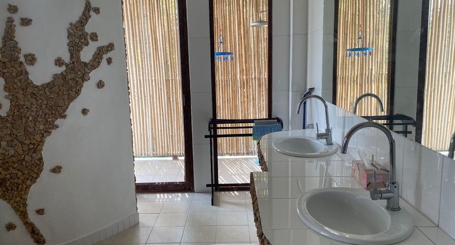 For sale 4 bedrooms villa in Ko Samui, Surat Thani