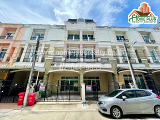 For sale 4 bedrooms townhouse in Nong Khaem, Bangkok