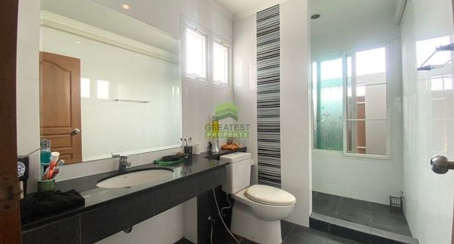 Haus zum Kauf mit 5 Zimmer in Bang Kapi, Bangkok