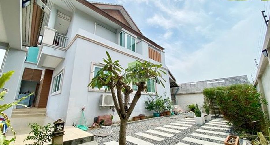 Haus zum Kauf mit 5 Zimmer in Bang Kapi, Bangkok