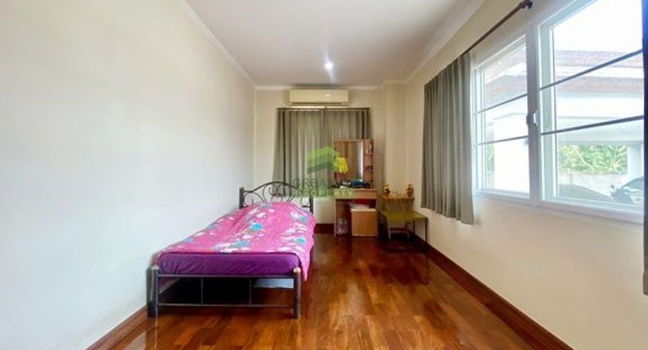 Haus zum Kauf mit 5 Zimmer in Bang Kapi, Bangkok