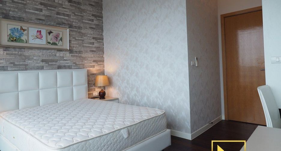 Condo en alquiler de 3 habitaciones en Watthana, Bangkok