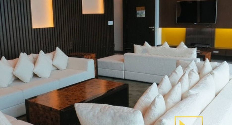 Condo en alquiler de 3 habitaciones en Watthana, Bangkok