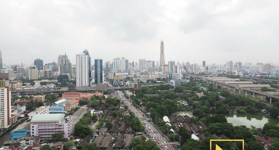 Condo en alquiler de 3 habitaciones en Watthana, Bangkok