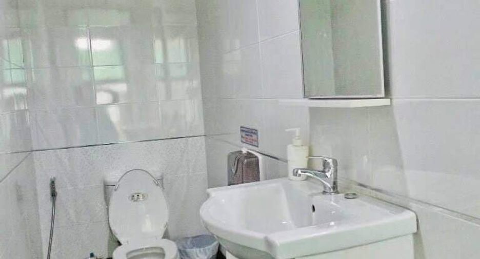 Аренда и продажа 2 спальни офис в Дин Даенг, Бангкок