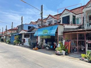 For sale 2 bed townhouse in Mueang Songkhla, Songkhla