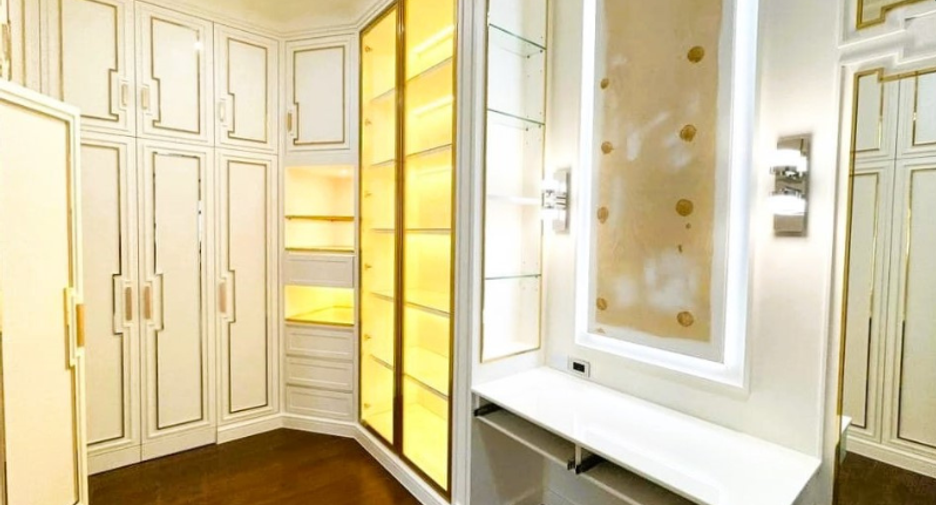 For sale 4 bedrooms house in Thawi Watthana, Bangkok