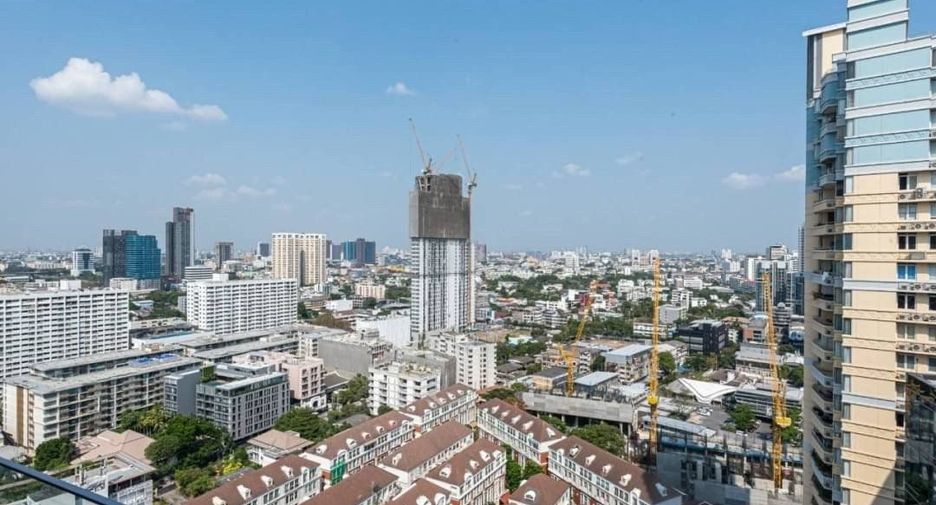 Condo en venta de 3 habitaciones en Watthana, Bangkok