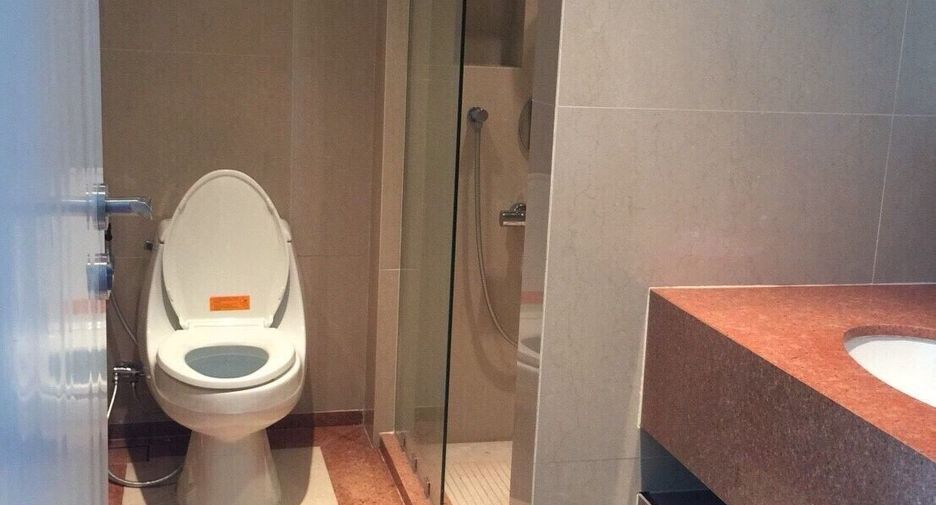 Condo en alquiler de 3 habitaciones en Pathum Wan, Bangkok