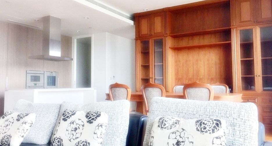Condo en alquiler de 3 habitaciones en Pathum Wan, Bangkok