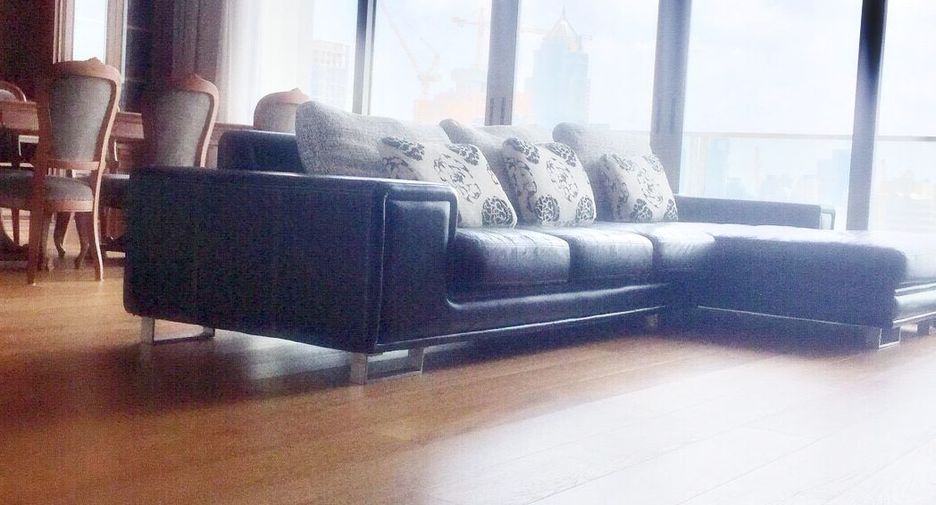 Condo en alquiler de 3 habitaciones en Pathum Wan, Bangkok