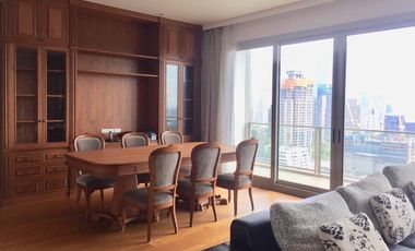 For rent 3 bedrooms condo in Pathum Wan, Bangkok